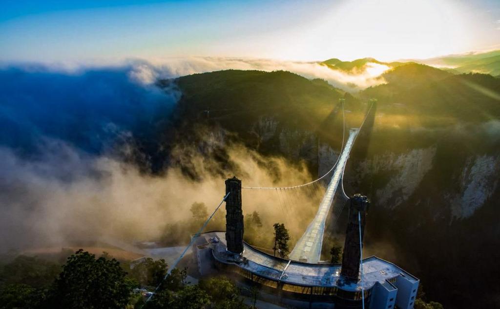 湖南長(zhǎng)沙周邊自駕游：張家界大峽谷-壺瓶山風(fēng)景區(qū)2日體驗(yàn)驚險(xiǎn)刺激周末游