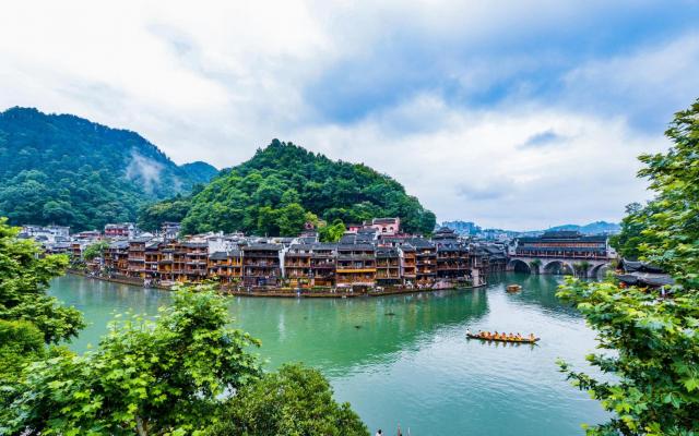 成都出發(fā)湘西6日自駕：恩施大峽谷-鳳凰古城-芙蓉古鎮(zhèn)-土家文化體驗6日自駕游