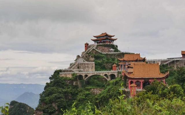 長沙出發(fā)湖南張家界2日自駕游：張家界五雷仙山-朝陽地縫-萬福溫泉2日自駕游